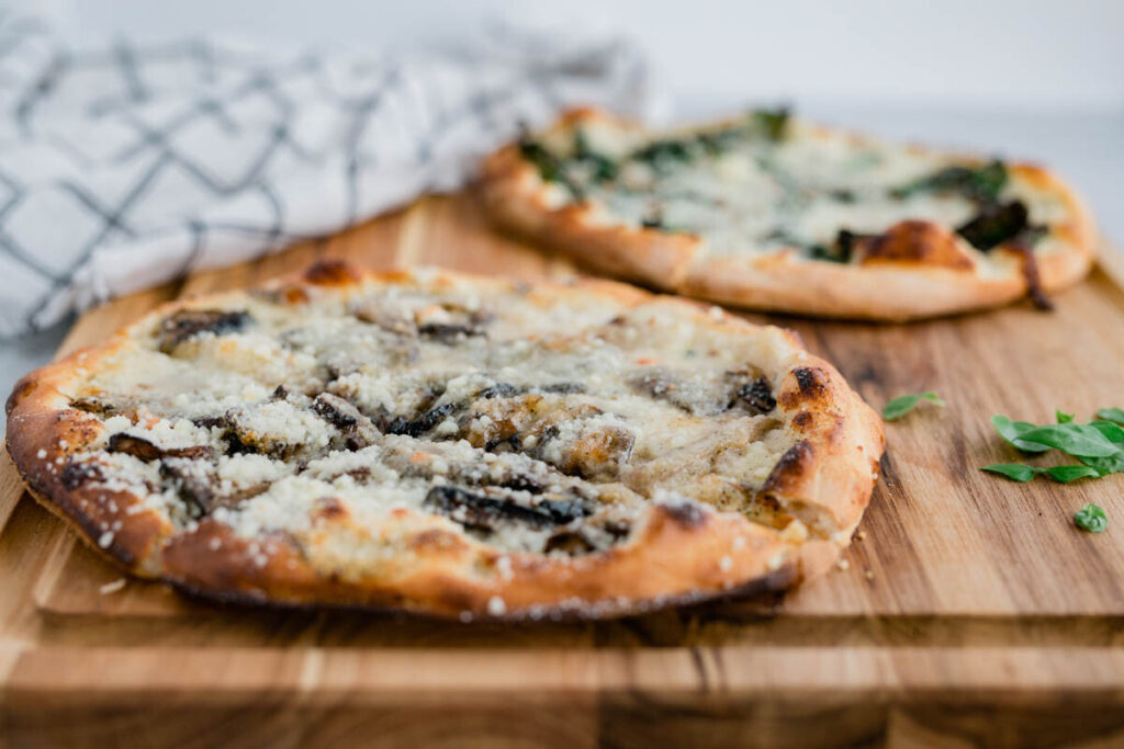 Hand-tossed Florentine pizza can be cooked on a flat pizza pan